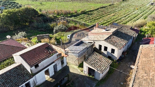 Foto Rustico in strada provinciale 2, Roccella Valdemone di 1200 m²