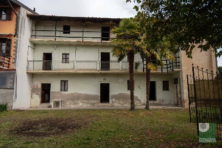 Foto Rustico in VIA CAMERIANO, Agrate Conturbia Agrate di 290 m² in vendita