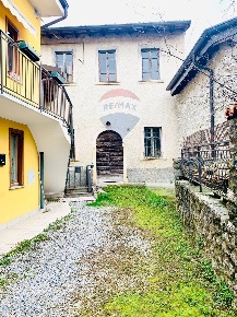 Foto Rustico a Vigano San Martino di 200 m² con 1 locali in vendita