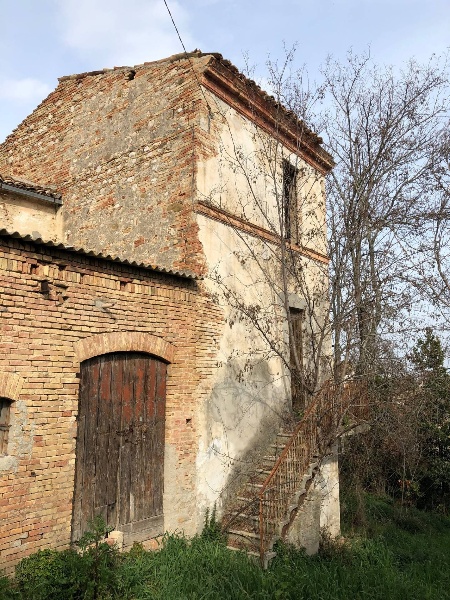 casale in vendita a Mosciano Sant'Angelo