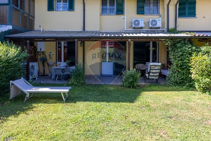 Foto Rustico in via Cascina Besozzi, Cernusco sul Naviglio Centro di 176 m²