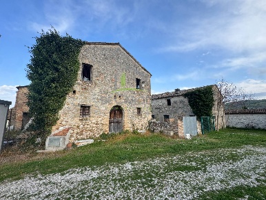 Foto Rustico in Campolungo, Ascoli Piceno di 2000 m² con 25 locali