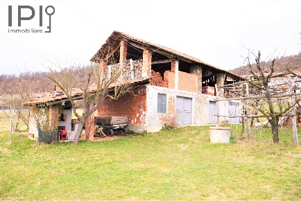 Foto Rustico a Spigno Monferrato Centro di 160 m² con 4 locali in vendita