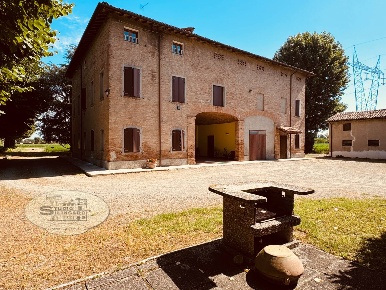 Foto Rustico a Formigine Ancora di 800 m² con 15 locali in vendita