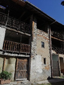 Foto Rustico in via del Pozzo, Cuveglio Centro di 100 m² con 2 locali