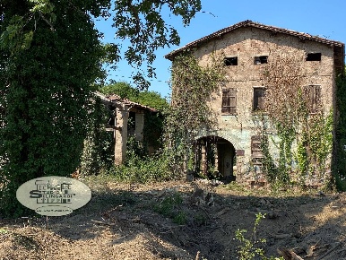 Foto Rustico in via san Giacomo, Formigine Centro di 464 m² con 15 locali