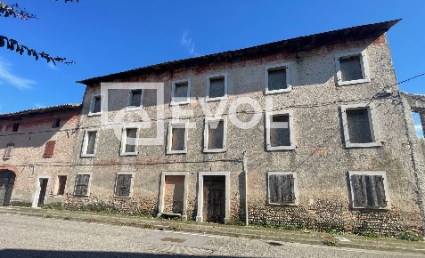 Foto Rustico in via Giuseppe Mazzini, Gonars Ontagnano di 177 m² in vendita