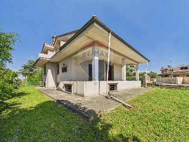 Foto Rustico a Riano di 250 m² con 4 locali in vendita