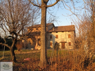 Foto Rustico a Formigine Centro di 1130 m² con 20 locali in vendita