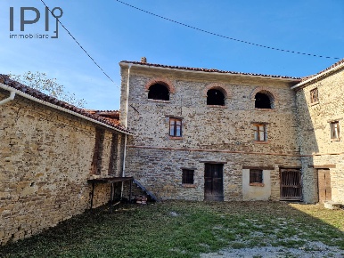 Foto Rustico in Loc. Pagnazze, Saliceto Centro di 300 m² con 20 locali