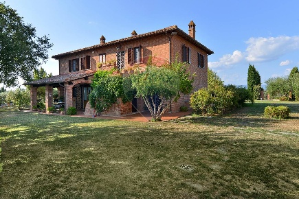 Foto Rustico a Castiglione del Lago Badia di 400 m² con 8 locali in vendita