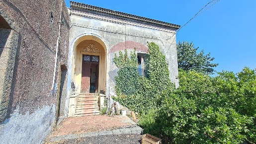 Foto Rustico in Via Pasubio, Santa Venerina di 129 m² con 4 locali