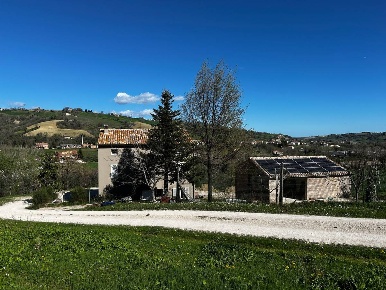 Foto Rustico Sant'Angelo in Pontano di 500 m² con 12 locali in vendita