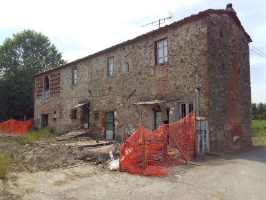 Foto Rustico a Ponte Buggianese Centro di 200 m² con 8 locali in vendita