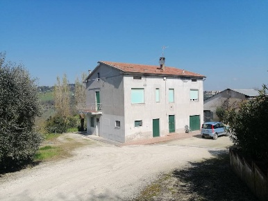 Foto Rustico in Via Forcone, Cupramontana di 190 m² con 7 locali in vendita
