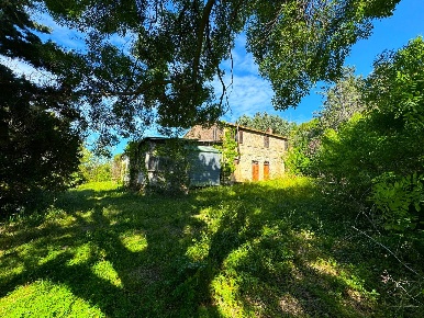 Foto Rustico a Fermo di 300 m² con 9 locali in vendita