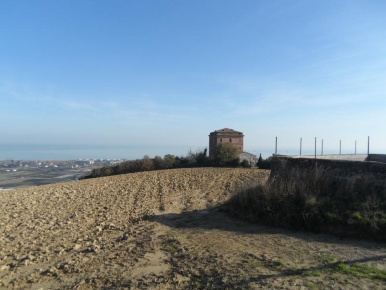 Foto Rustico in Contrada Civita, Martinsicuro di 1100 m² con 10 locali