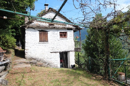 Foto Rustico in Falmenta - Località Pettenigo, Valle Cannobina di 80 m²