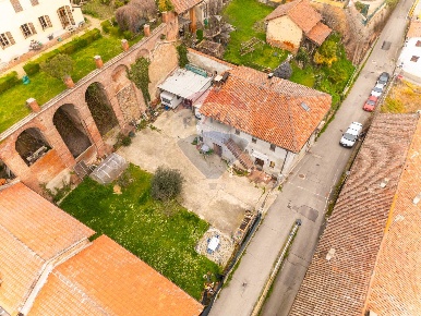 Foto Rustico in via Coppi, Andezeno di 246 m² con 8 locali in vendita