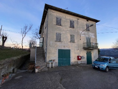 Foto Rustico a Prignano sulla Secchia di 435 m² con 11 locali in vendita
