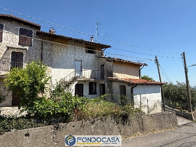 Foto Rustico a Monticelli Brusati Parmezzana Calzana di 96 m² con 4 locali