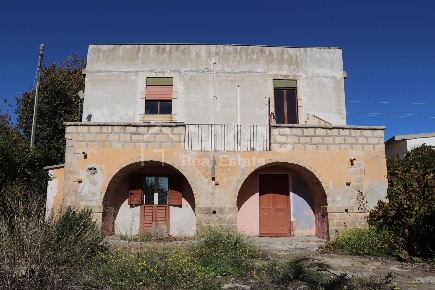 Foto Rustico in C.da San Andrea, Noto di 550 m² con 19 locali in vendita