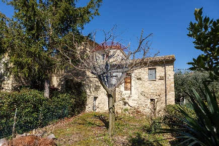 Foto Rustico in Localita' Piancavallino, Cingoli Centro di 250 m²