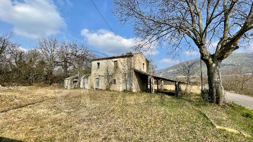Foto Rustico in Via Cupone, Roccasecca di 130 m² con 6 locali in vendita