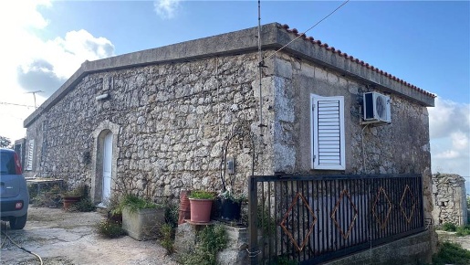 Foto Rustico in Loc. Contrada Testa dell'Acqua sn, Noto di 100 m²