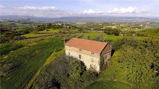 Foto Rustico in Via Grutti, Todi di 650 m² con 12 locali in vendita