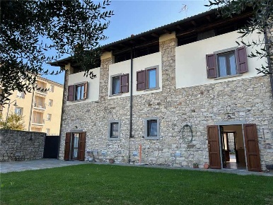 Foto Rustico in -, Grumello del Monte Centro di 402 m² con 5 locali