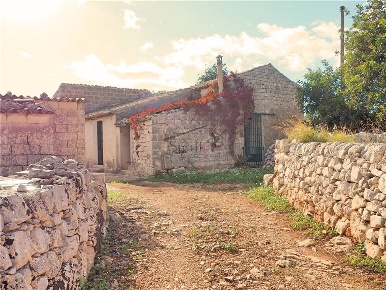 Foto Rustico in -, Scicli di 250 m² con 8 locali in vendita