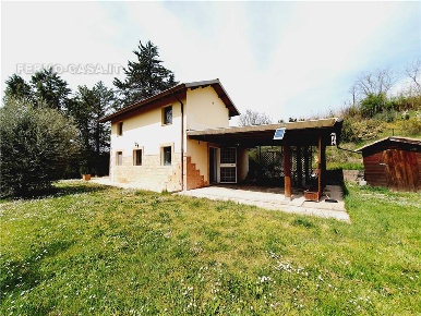Foto Rustico in Via Armando Diaz 25, Monte Giberto di 83 m² con 4 locali