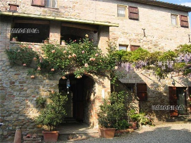 Foto Rustico in -, Monterchi Centro di 260 m² con 18 locali in vendita