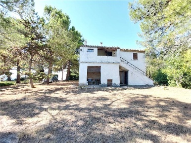 Foto Rustico in Via Spino 9, Monterubbiano di 200 m² con 4 locali