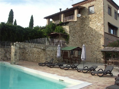 Foto Rustico in Loc. CANALICCHIO VIA G.GARIBAL 14, Collazzone di 500 m²