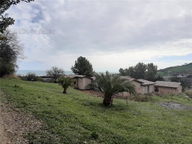 Foto Rustico in Via Beato Angelico 5, Porto San Giorgio di 600 m²
