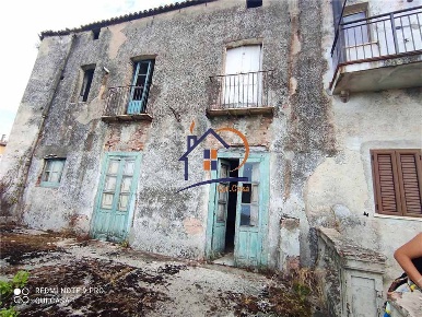 Foto Rustico in C.so Giuseppe Caribaldi, Corigliano-Rossano di 430 m²