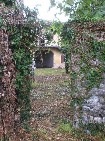 Foto Rustico a Montereale Valcellina Centro di 300 m² in vendita