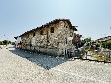 Foto Rustico in via primo maggio 2 martignacco, Martignacco di 370 m²