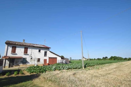 Foto Rustico a Carpaneto Piacentino di 120 m² con 4 locali in vendita
