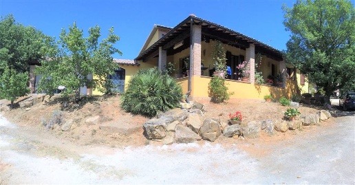 Foto Rustico a Suvereto Centro di 212 m² con 8 locali in vendita