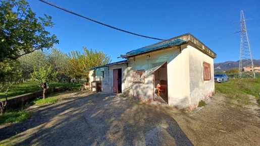 Foto Rustico in Via Volta delle Vigne, Montecorvino Rovella di 40 m²