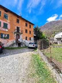 Foto Rustico in Via alle Fontane, Samolaco San Pietro di 236 m² in vendita