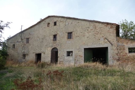 Foto Rustico a Treia di 300 m² con 8 locali in vendita