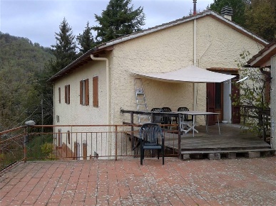 Foto Rustico a Vicchio Centro di 270 m² con 10 locali in vendita