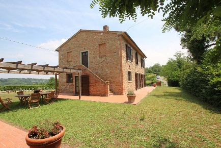 Foto Rustico a Peccioli Centro di 280 m² con 12 locali in vendita