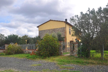 Foto Rustico in Via dei Gelsinelli, Santa Luce di 200 m² con 9 locali