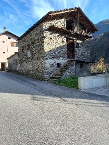 Foto Rustico in Via per Campedello, Chiavenna Centro di 79 m² con 1 locali