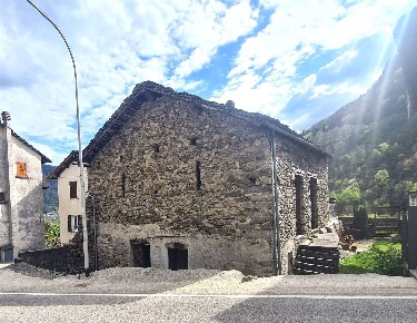 Foto Rustico in Via Buzzetti 113, Chiavenna Centro di 192 m² con 2 locali